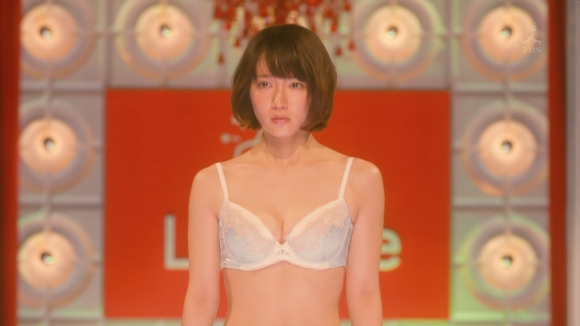 吉岡里帆下着6