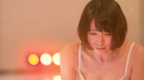 吉岡里帆下着31