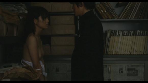 市川由衣乳首2