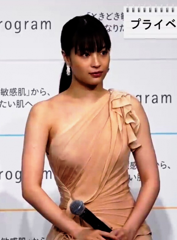 広瀬すず乳首透け12