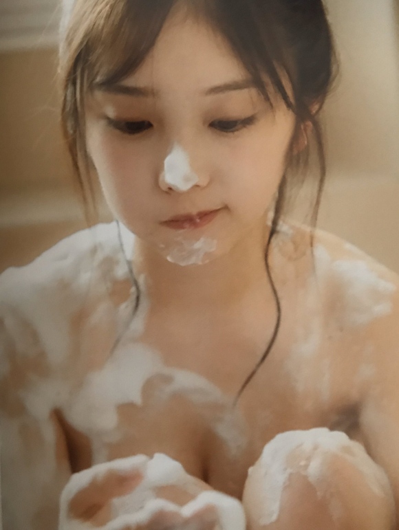 与田祐希写真集1