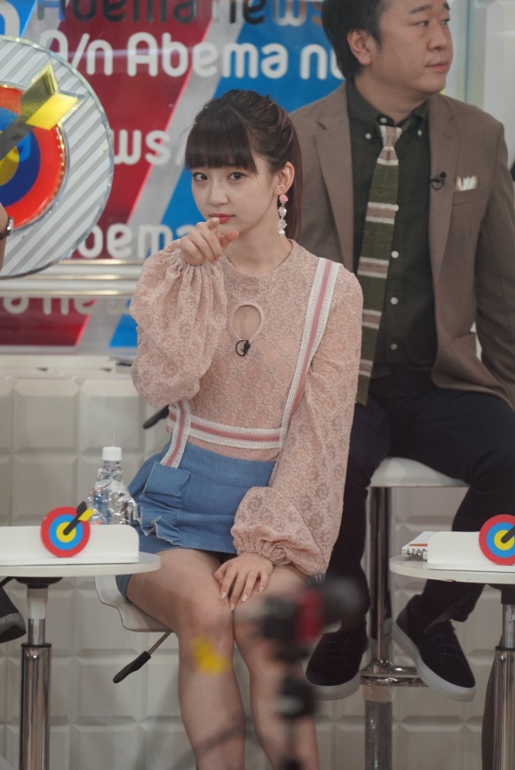 荻野由佳パンチラ4