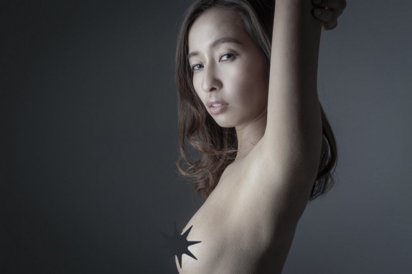 西島ミライ乳首5