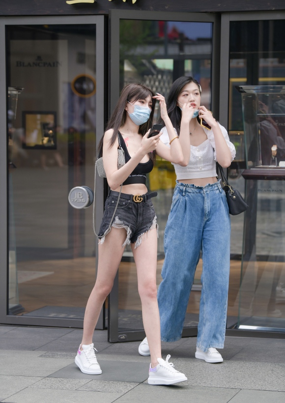 ダメージデニム中国人パンツ8