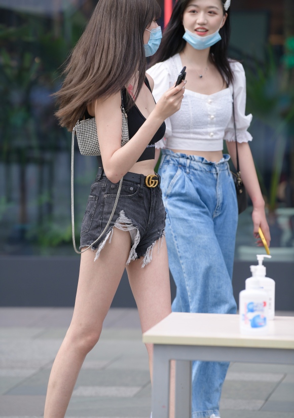 ダメージデニム中国人パンツ10