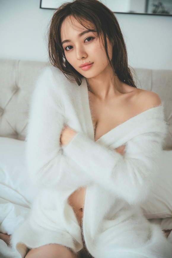 乃木坂46梅澤お尻1