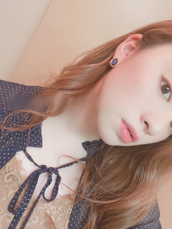 美乳8