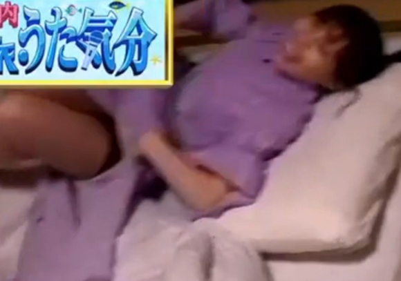 岩田陽菜パンチラ2