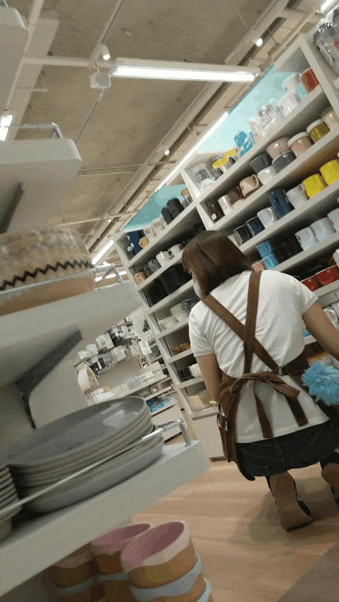腰パンチラ店員22