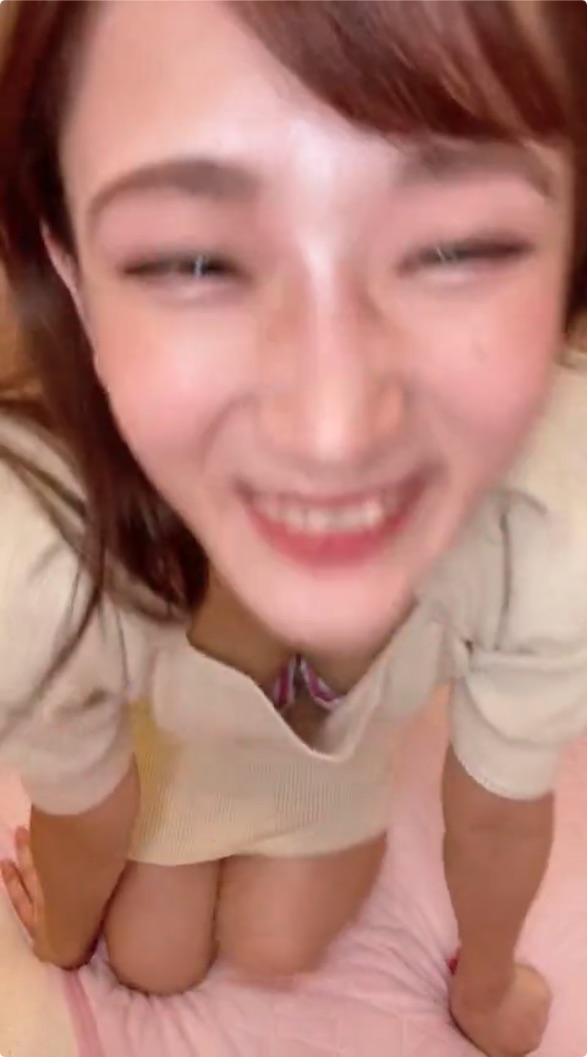 TikTok看護師パンチラ4