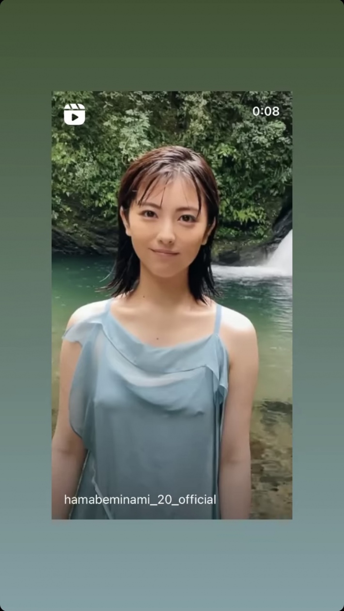 浜辺美波インスタ乳首0