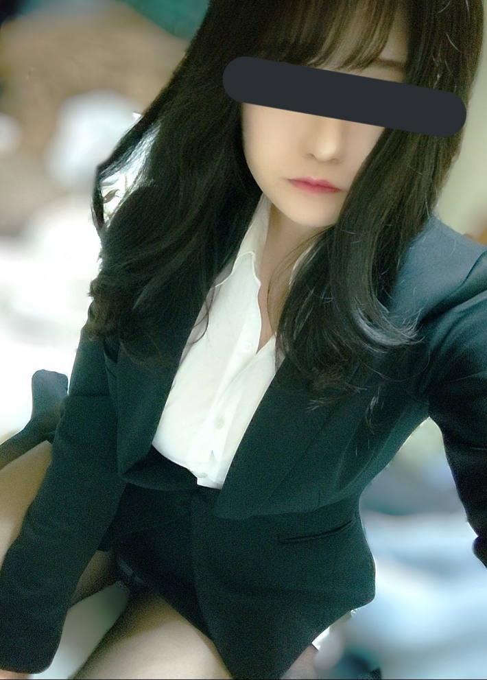 パイパン巨乳OL2